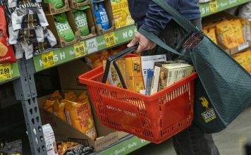 Who’s to blame for sticky prices?